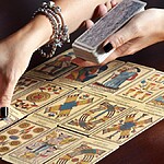Desvendando o Tarot: Um Guia Completo para o Mundo Místico das Cartas