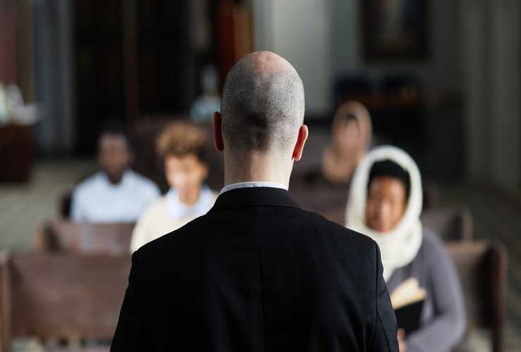 O que significa sonhar com o pastor da Igreja