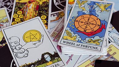 Descubra o significado da roda da fortuna no tarot transformações e oportunidades