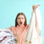 Sonhar com roupa suja: o que isso revela sobre você?